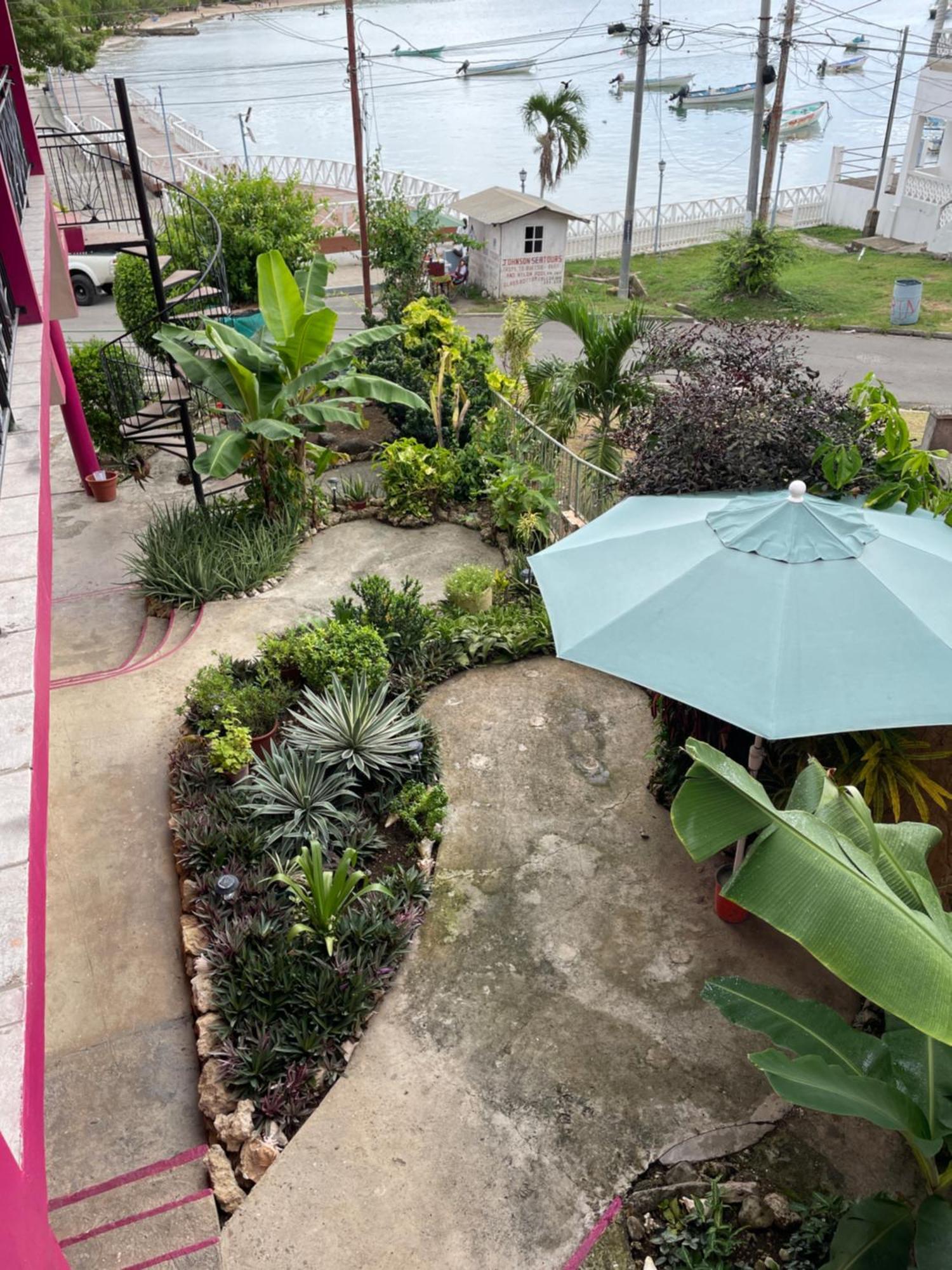 The Seaside Garden Guesthouse Buccoo Exteriör bild